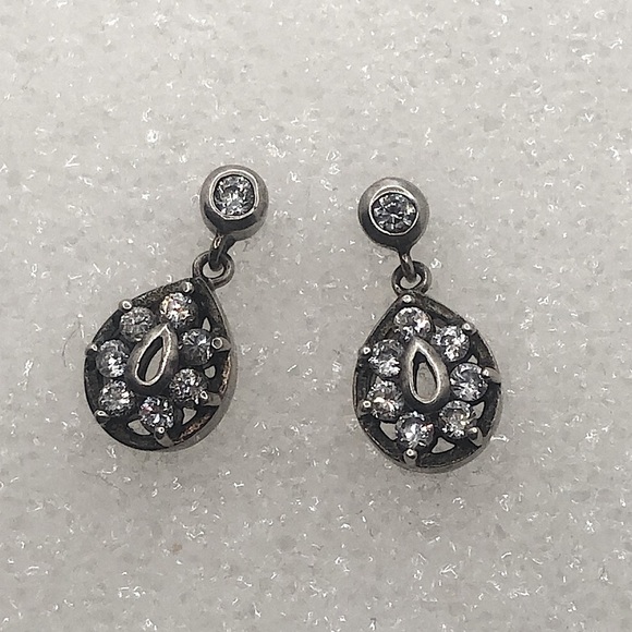𝅺vintage Sterling & White Cz Stone Fancy Pear Shape Teardrop Dangle Studs .8” - Picture 1 of 7
